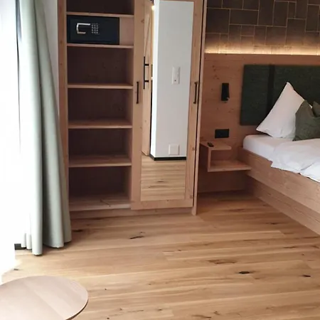 Pitschonia Self Check-in Aparthotel 3*