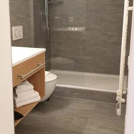 Lägenhetshotell Pitschonia Self Check-in 3*