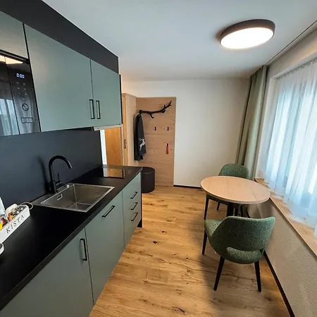 Lägenhetshotell Pitschonia Self Check-in Andeer