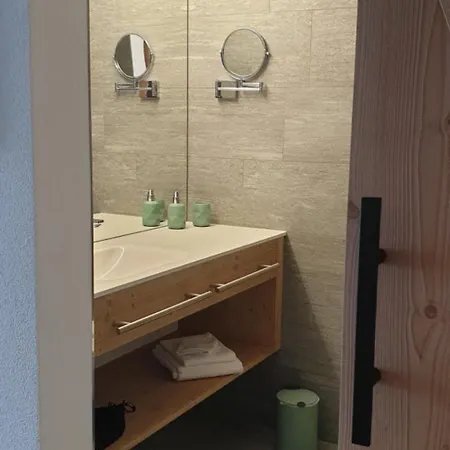 Lägenhetshotell Pitschonia Self Check-in