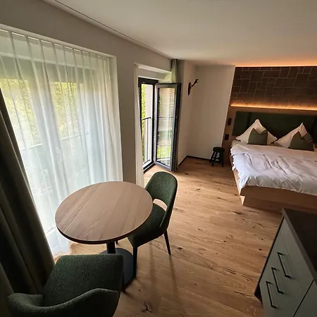 Apart-hotel Pitschonia Self Check-in 3*