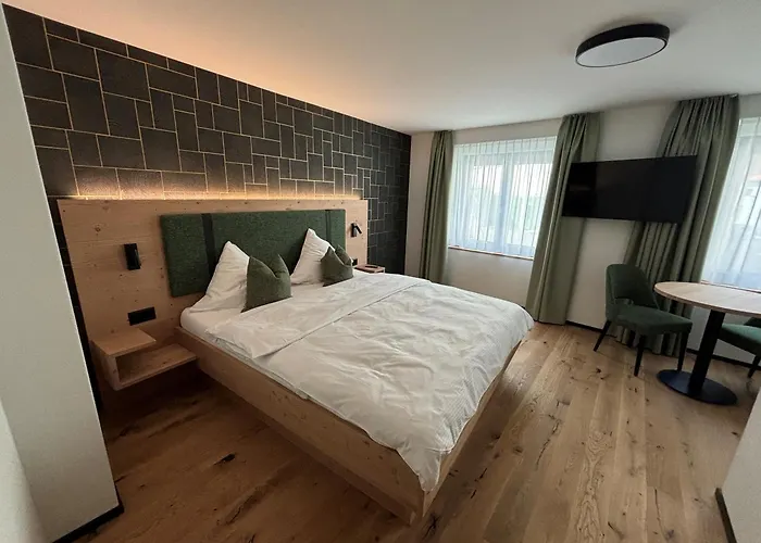 Pitschonia Self Check-in Apartahotel